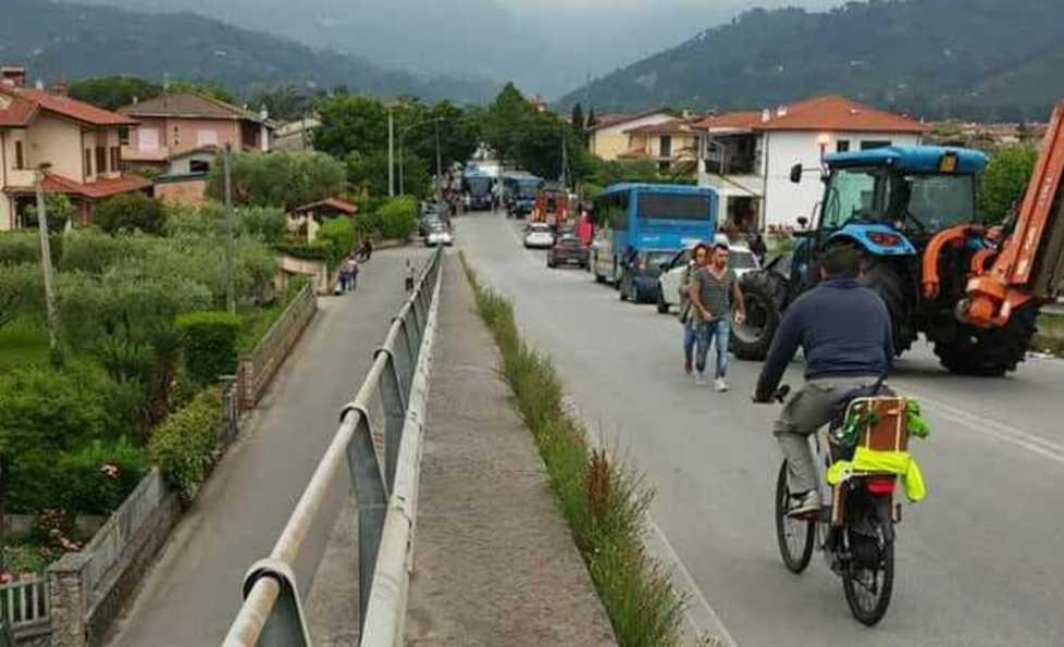 Disabile blocca il traffico per protesta