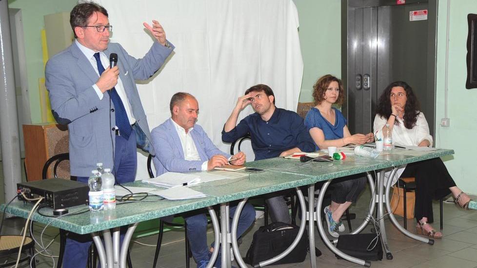 La Sacca a Muzzarelli «Servono più controlli»