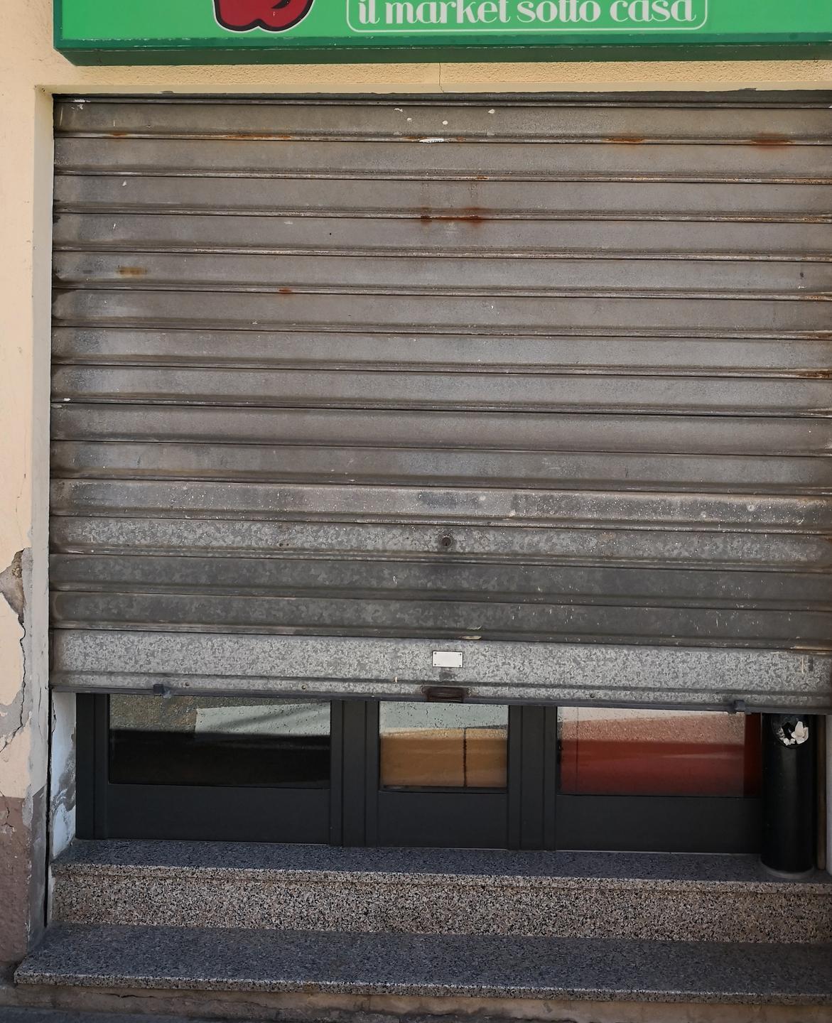 A Magomadas chiude l’ultimo negozio 