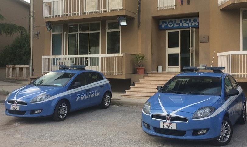 Forza posto di blocco: giovane arrestato 