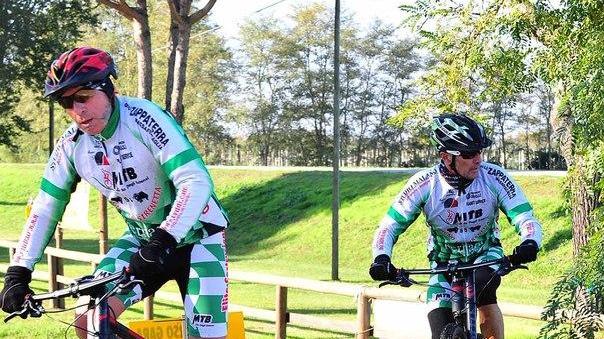 Gara notturna in bicicletta per aiutare il volontariato