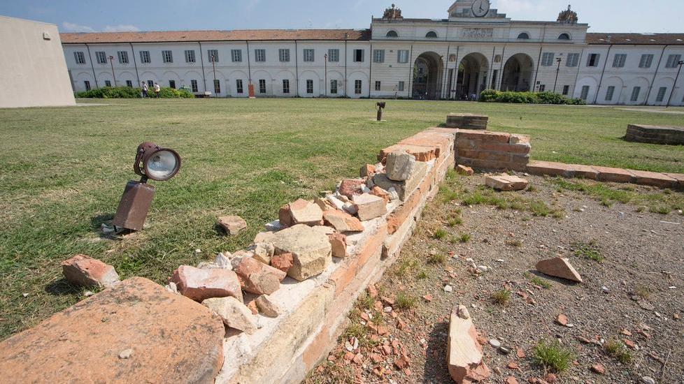 Modena, vandali in azione: reperti storici distrutti al Novi Ark