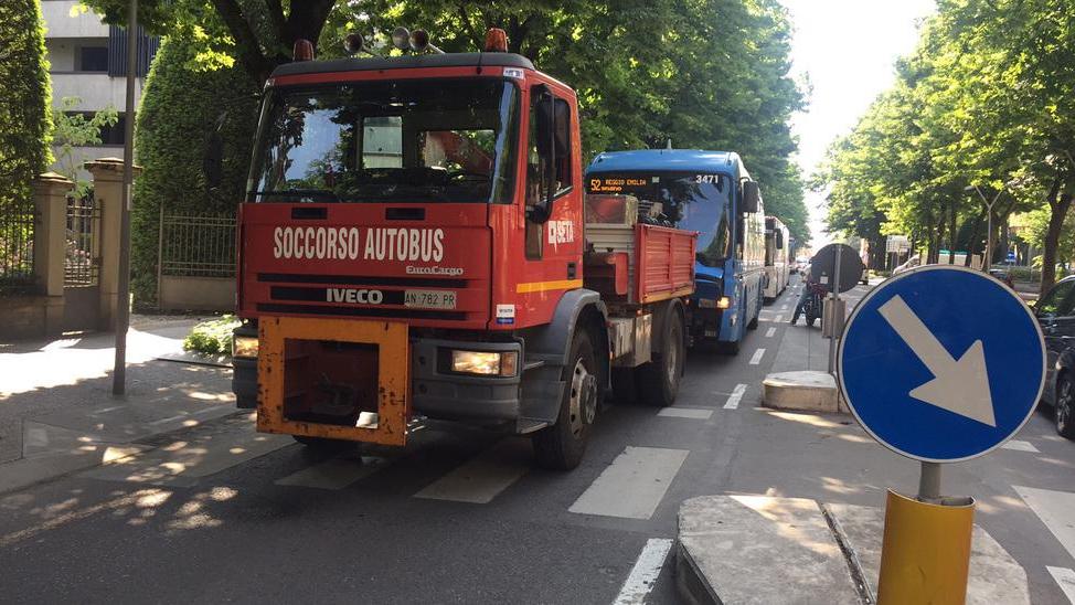Reggio Emilia, in panne il bus Seta: via Emilia nel caos