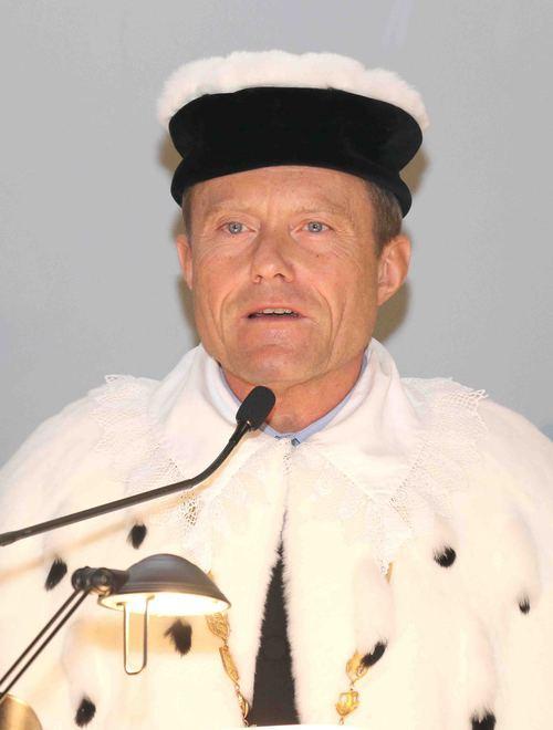 Scambi d’accuse sulle ricerche del rettore Zauli 