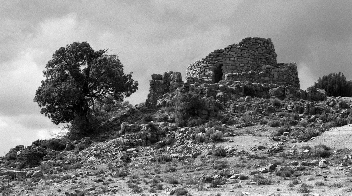 L’isola dei nuraghi nelle immagini di Berengo Gardin