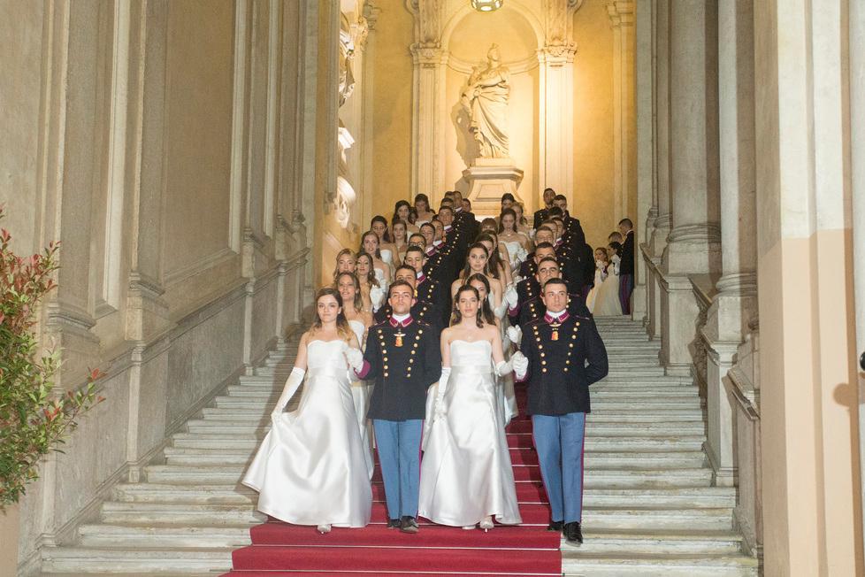 Modena. Mak pi 100 La magia del ballo delle debuttanti a Palazzo ducale 