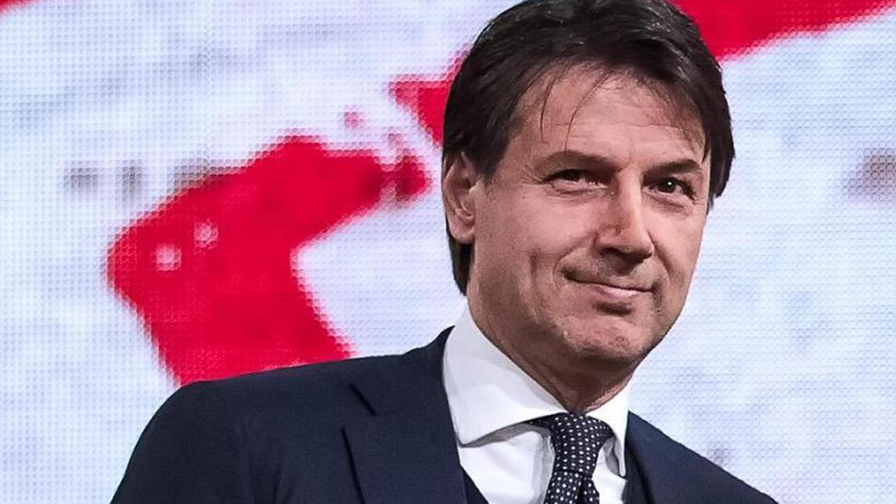 Conte rinuncia e rimette l'incarico esplorativo a Mattarella