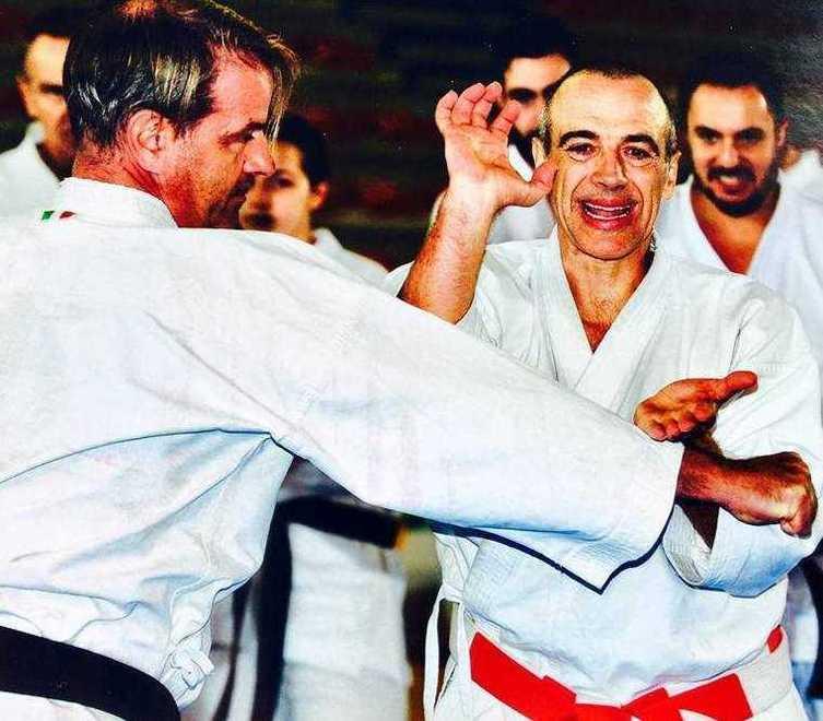 Teoria e pratica per conoscere l’arte del karate 