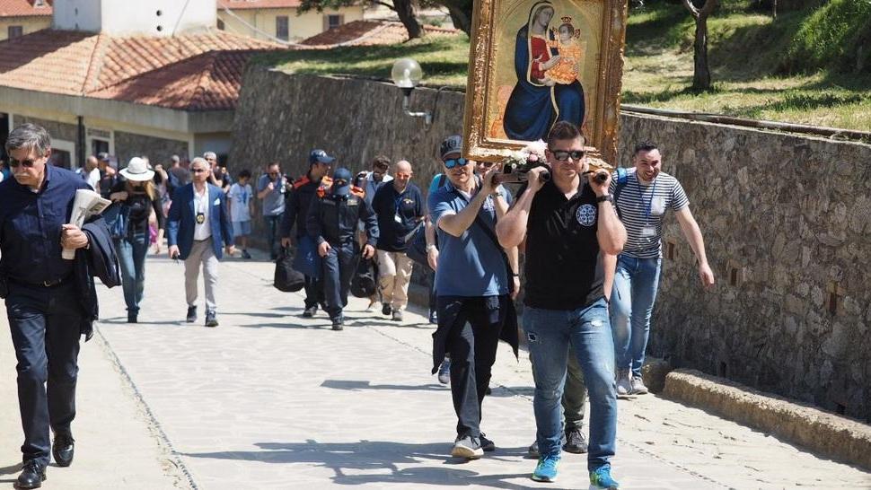 La Gorgona apre uno spiraglio al turismo