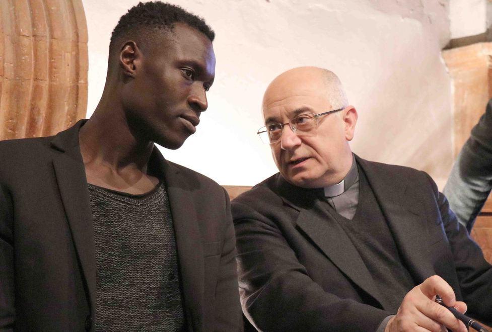 Storie di migrazioni con sculture 