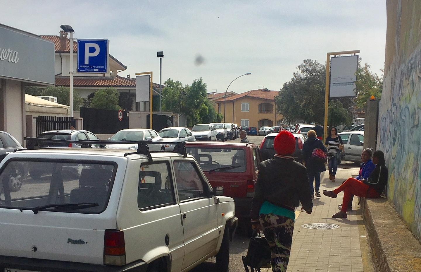 Oristano, mercatino rionale e prostituzione: residenti in rivolta 