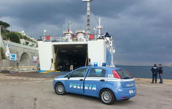 Evade dai domiciliari, arrestato 