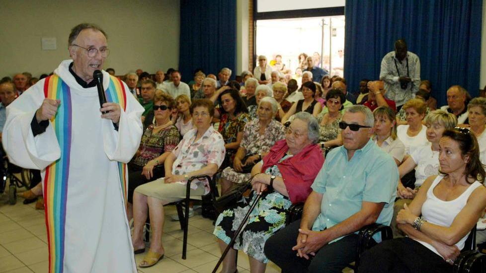 Un paese ricorda don Renzo, il prete operaio