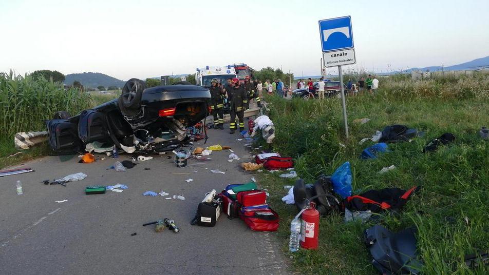 Schianto sul guard rail, gravissimo 24enne