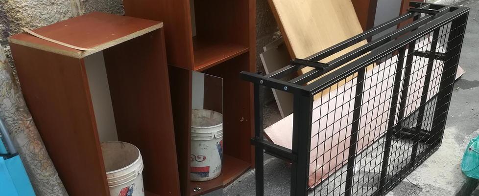 Via Trento, discarica da 10 giorni