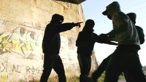 Cagliari, pestato da una baby gang 