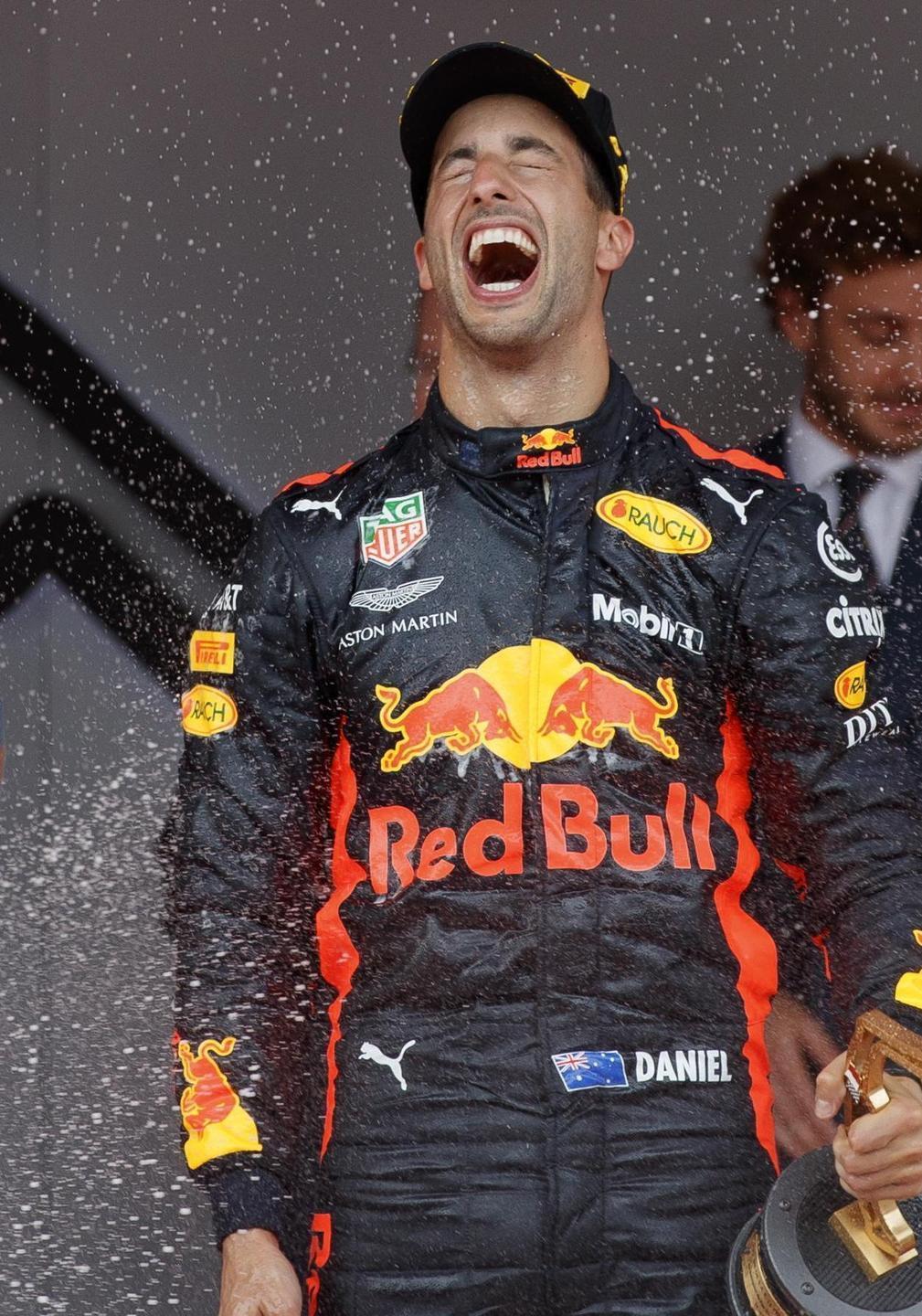 Trionfa Ricciardo Vettel è secondo 