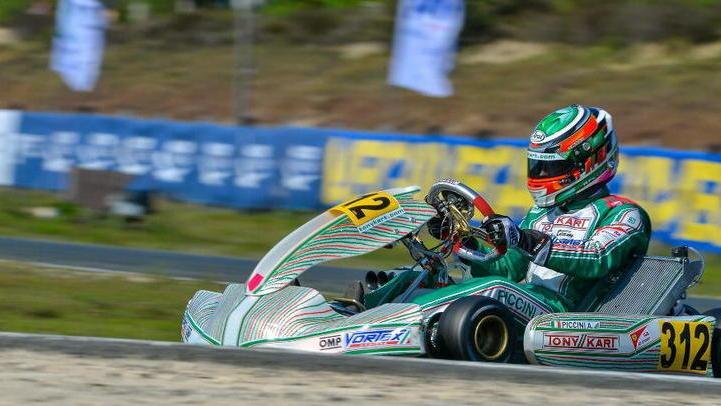 Corre velocissimo il kart di Piccini