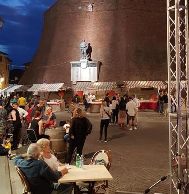 Sagra delle ciliegie, un’apertura con il botto 