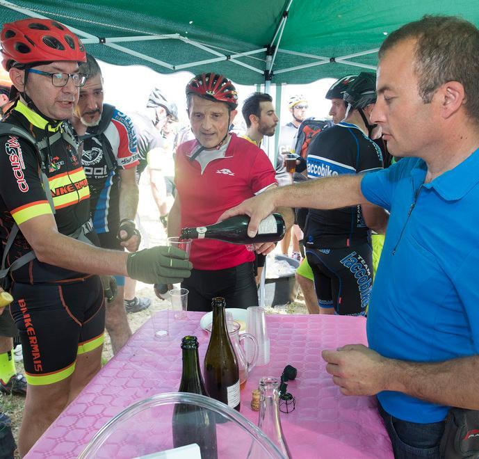 Una Graspalonga da record con 850 ciclisti alla partenza