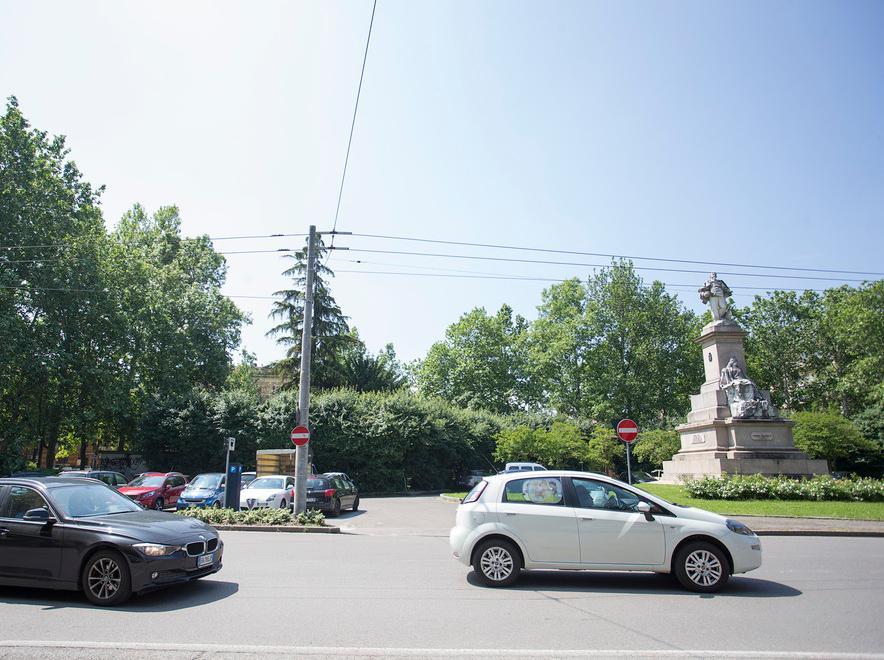 Rubati tutti i bagagli a due turisti 