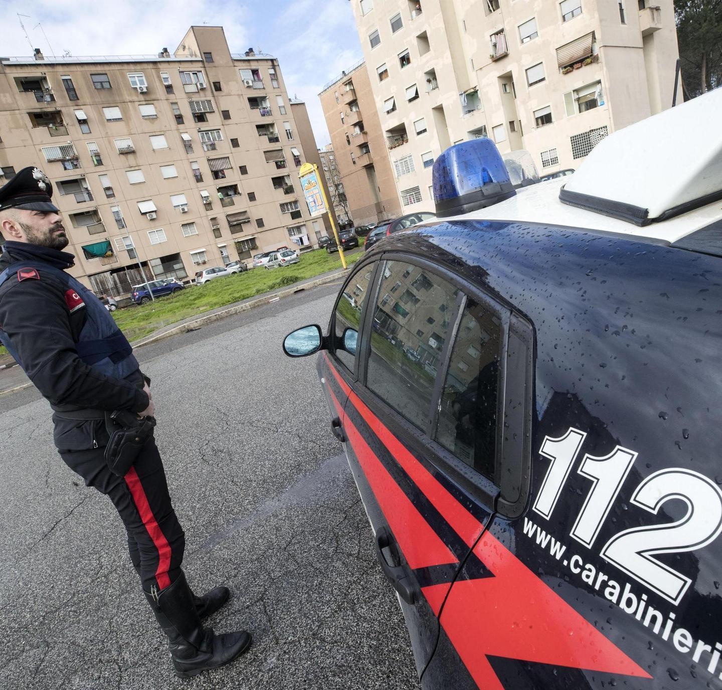 Blitz dei carabinieri nelle case occupate