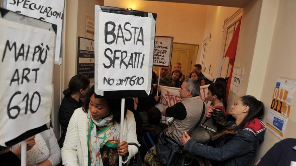 Una protesta contro gli sfratti (archivio)
