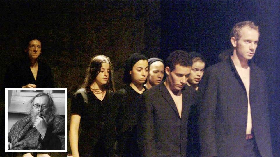 Un momento di uno spettacolo teatrale con Thomas Richards e, nel riquadro, Jerzy Grotowski