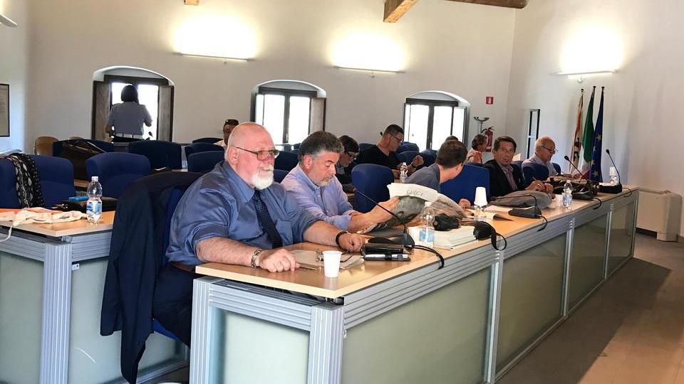 Socialisti in consiglio bacchettano il Pd