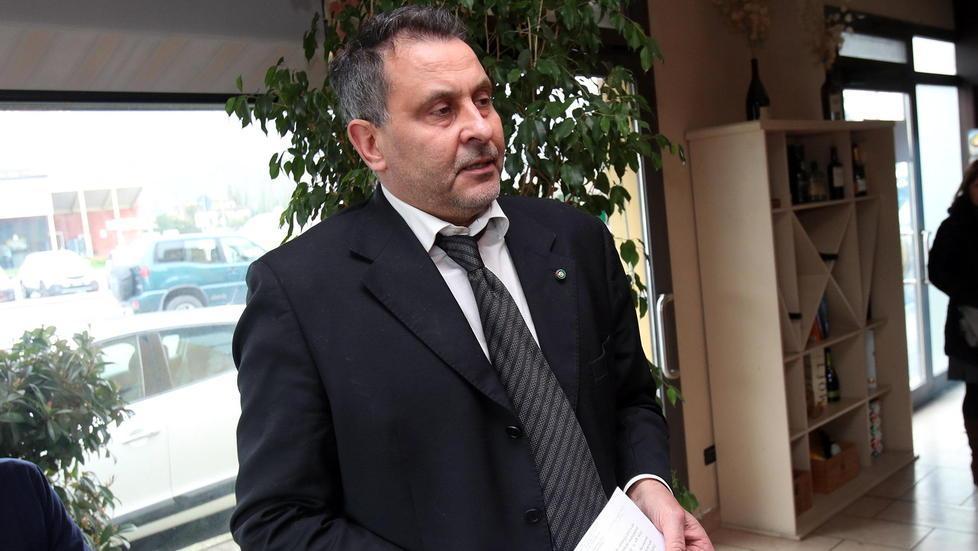 I candidati sindaco: «Il Comune sia parte civile contro Giurlani» 