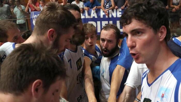 Domani sera (ore 21.15) c’è gara-4 al PalaMacchia, out Toppo e Pucci. Già partita la prevendita dei biglietti