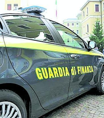 prodotti contraffatti - l’indagine della finanza