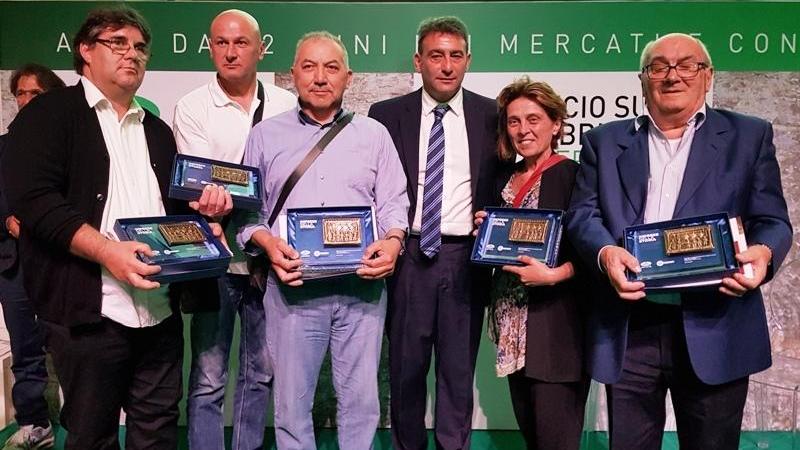 Un premio agli ambulanti più longevi nei mercati