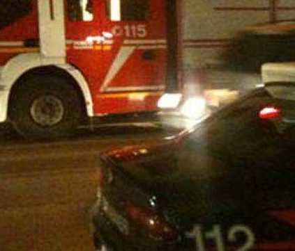 Fuoristrada divorato dal fuoco: indagano i carabinieri
