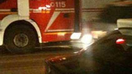 Fuoristrada divorato dal fuoco: indagano i carabinieri