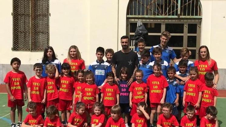Caputo con i bambini del Calasanzio