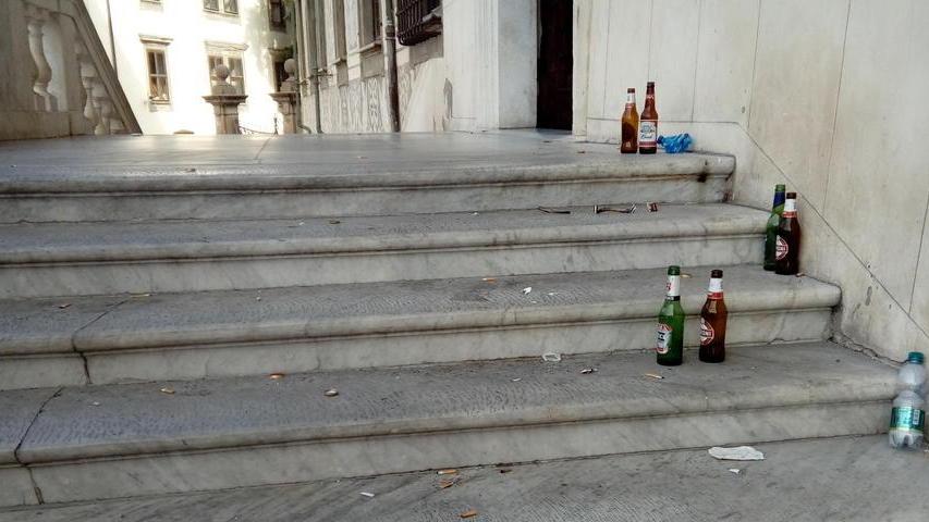 Dalle 21 birra calda e nella plastica