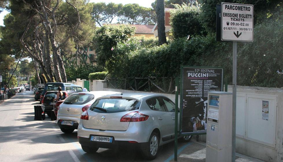 Sosta a pagamento fra ritardi e proteste 