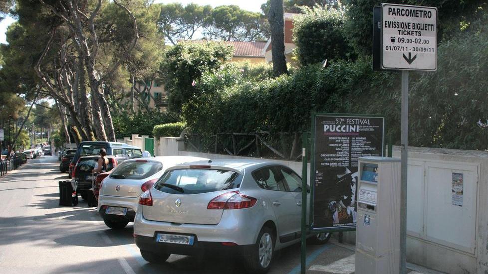 Sosta a pagamento fra ritardi e proteste