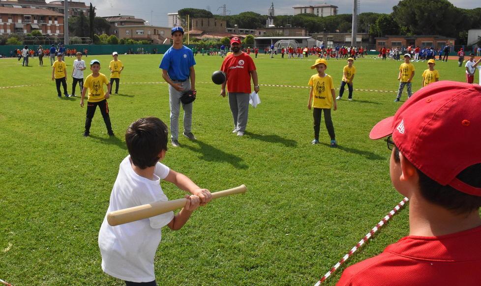 La pioggia non ferma la festa del baseball 
