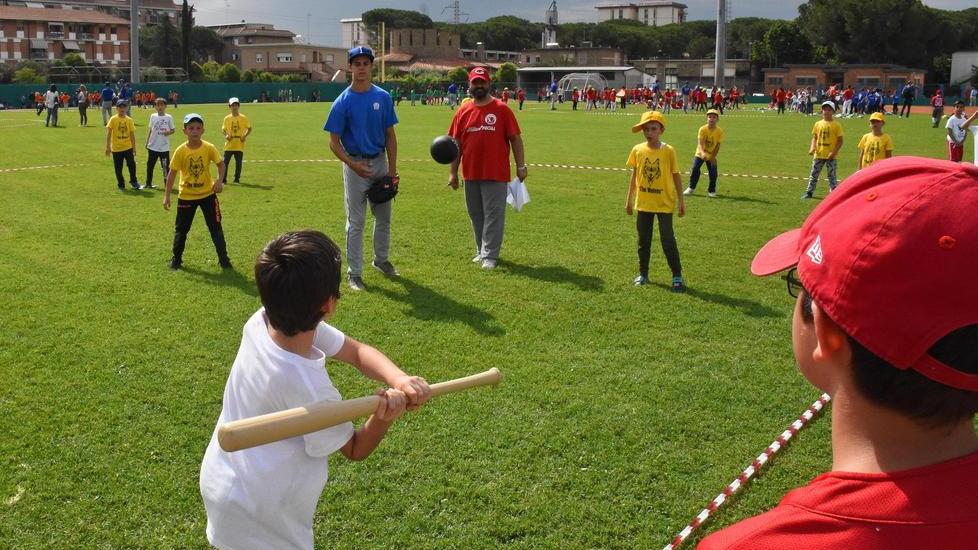 La pioggia non ferma la festa del baseball