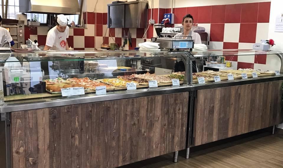 “Otto pizza al taglio” apre in via Roma «Questa città è viva»