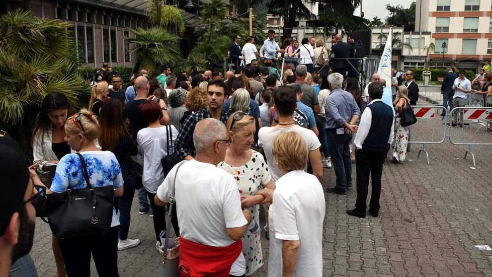 Salvini si prende la piazza In mille ad ascoltarlo