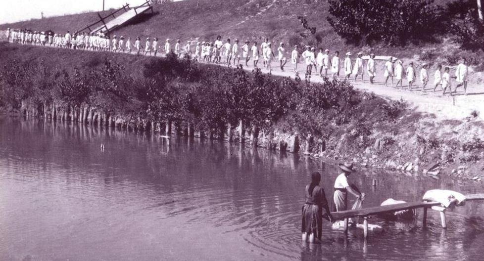 Modena 1950/ Ferragosto, Telesforo Fini porta i dipendenti dal Papa 