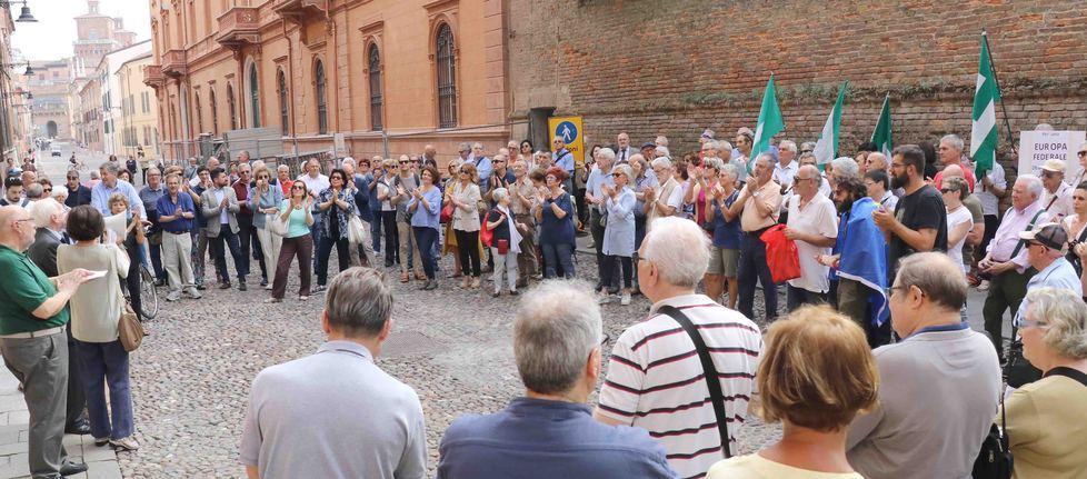 Duecento in campo per Mattarella «È stato impeccabile» 