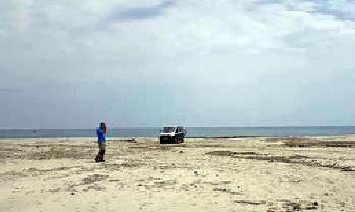In riva al mare con il pulmino