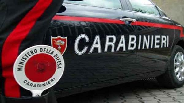 Una pattuglia dei carabinieri (archivio)