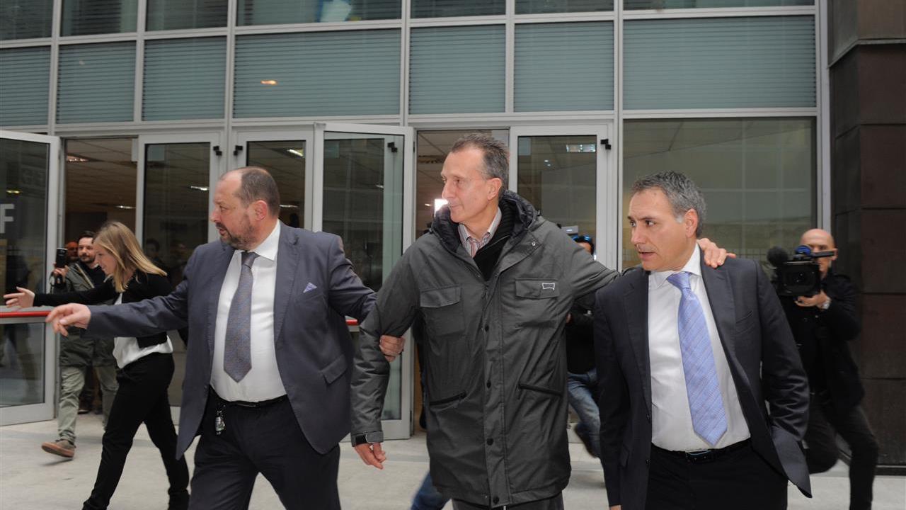 Antonio Logli tra i suoi avvocati