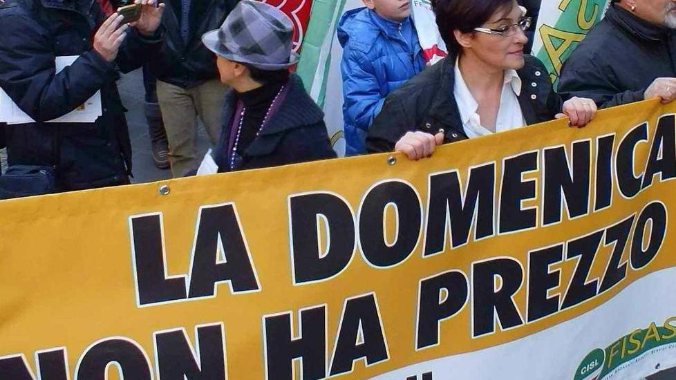 Parrucchieri, giungla sulle aperture festive