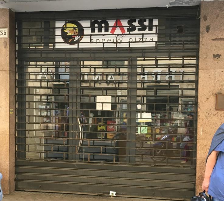 Muore nella pizzeria davanti ai familiari